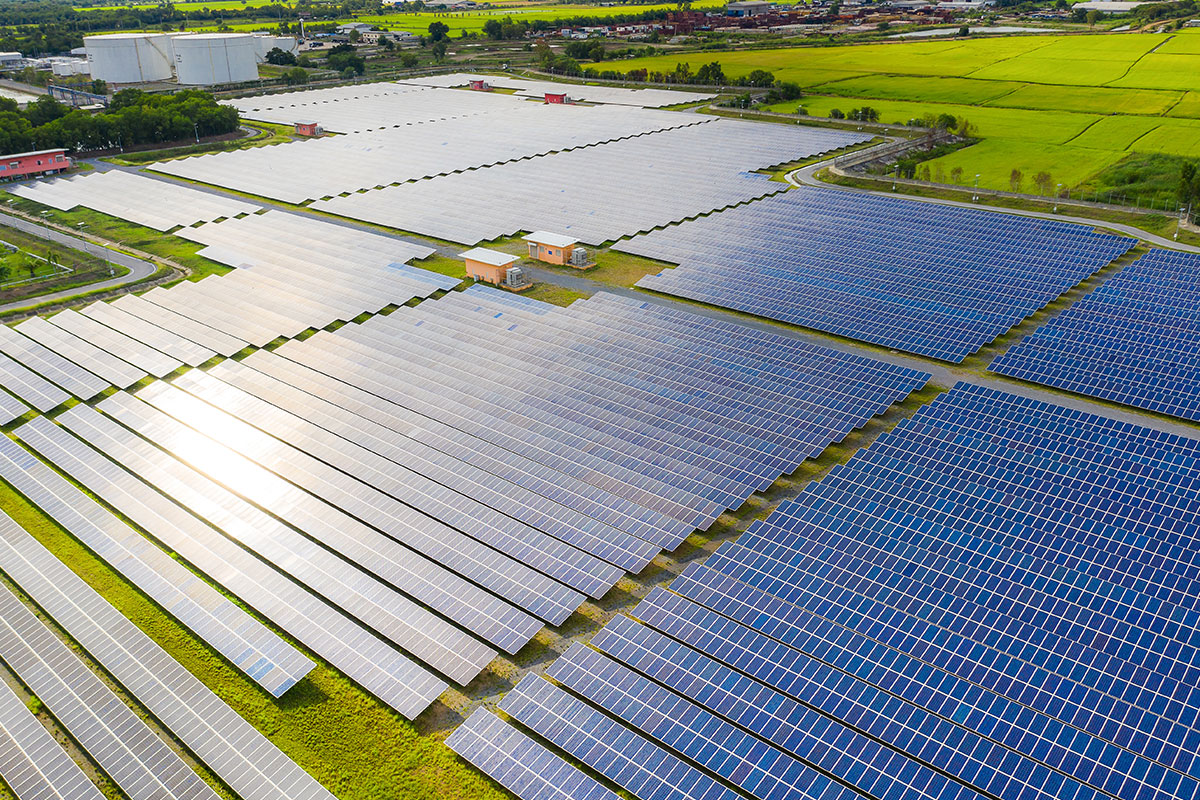 Energy-Solar-Panel-Field